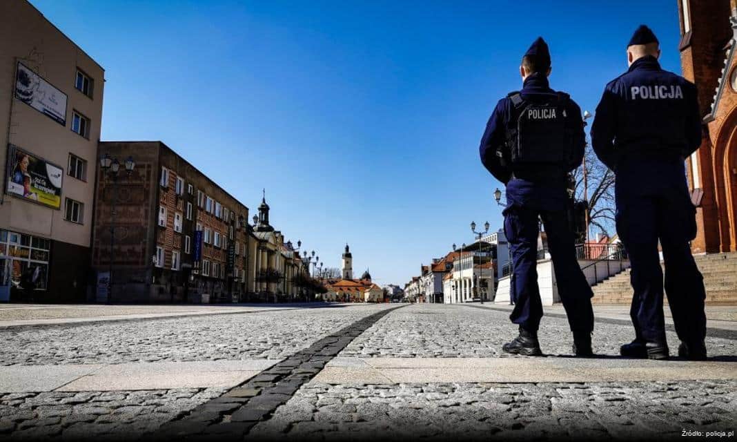 Spotkanie dzielnicowych z seniorami w Żaganiu o bezpieczeństwie